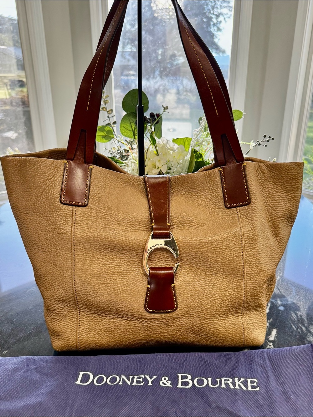 🤎Dooney & Bourke Pebble Leather East West Shopper Tote Taupe Brown